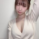 伊織もえ、愛猫と過ごす癒しのプライベートショット！