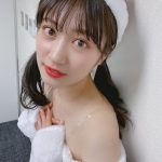 NMB48 川上千尋、オフショル×ロングブーツのサンタ姿に歓喜の声！「女神級のサンタ」