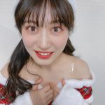 NMB48 川上千尋、オフショル×ロングブーツのサンタ姿に歓喜の声！「女神級のサンタ」
