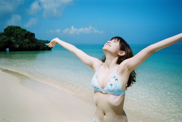桃月なしこ、1st写真集が二度目の重版！「本当に本当にありがとうございます」