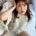 桃衣香帆、ルームウェア姿のチラ見え美脚に反響！「太ももが眩しい」