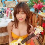 桃衣香帆、オレンジビキニに包まれたふんわり美バストに釘付け！