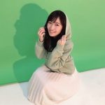 前島亜美、2021年カレンダーのオフショット公開！「どのスタイリングがお好きですか？」