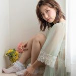 橘ひと美、シースルーのワンピースで大人セクシーなポートレート披露！
