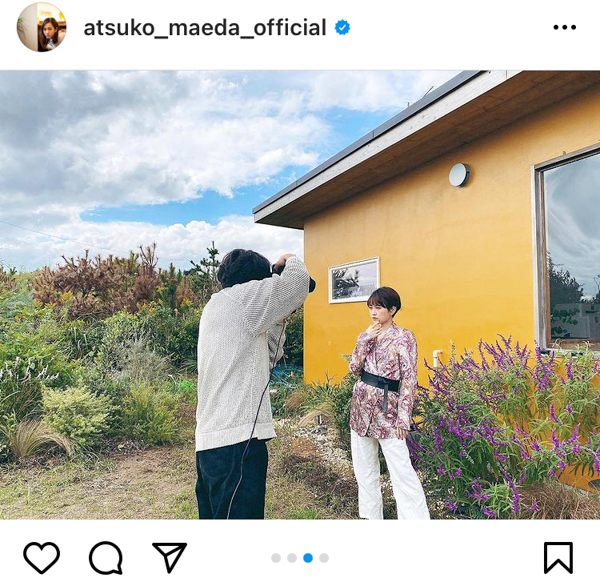前田敦子、2021年カレンダーの撮影風景を公開！篠田麻里子「うちのインテリアに是非」