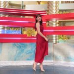 鷲見玲奈、赤いドレスコーデで競馬中継「緊張で滝汗でした」