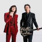 布袋寅泰40周年アニバーサリー生配信LIVEに吉井和哉サプライズ出演！ 代表作の一つ「スリル」をコラボレーションで披露。