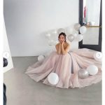 板野友美、幸せオーラ全開のウェディングドレス姿に「旦那さん羨ましいわー」「ともちんめっちゃ可愛い〜」と反響！