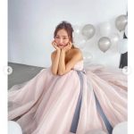 板野友美、幸せオーラ全開のウェディングドレス姿に「旦那さん羨ましいわー」「ともちんめっちゃ可愛い〜」と反響！