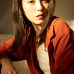 浜辺美波、最高に‟大人エモい“メモリアルカレンダーの発売が決定！