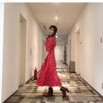 市川美織、デート風コーデで「レモン絞ってあげる」