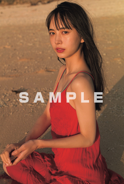 井桁弘恵、沖縄で撮影の初カレンダーを誕生日に発売