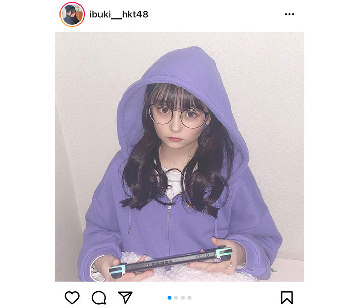 HKT48 石橋颯、パーカー女子のラフスタイルで「あつ森」プレイ！「いぶちゃん最高に可愛い」