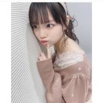 STU48 岩田陽菜、壁にひっつき“プク顔”披露！「最強なそ」「壁になりたい人生だった」
