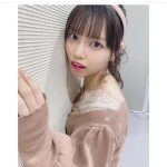 STU48 岩田陽菜、壁にひっつき“プク顔”披露！「最強なそ」「壁になりたい人生だった」