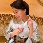森咲智美、和装と手ブラで誘惑する「これがこう」シリーズ公開
