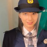 のん、警察官姿で凛々しい敬礼ショットを披露！「逮捕されたい」