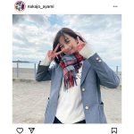 川崎成美、沖縄でグラス片手にヘルシーボデイを披露