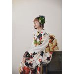 玉城ティナ、横顔美麗な振袖ポートレートを公開「2021年も生き抜いていこうね」