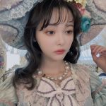 玉城ティナ、まるでマリー・アントワネットのような貴族コーデを披露「一緒に白米を作りましょう」