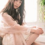 乃木坂46 梅澤美波がリラックスした姿から熱視線まで魅力を届ける「blt graph.」表紙カット解禁