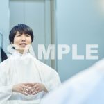 人気声優・神谷浩史が「月刊TVガイド4月号」で美容師に扮したグラビア披露！