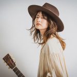 注目のシンガーソングライター・Miyuu、「虹」を自ら体現するようなMV公開！