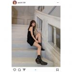 谷川菜奈がミニ丈ワンピでスラリと伸びる美脚を披露！「美人すぎ」