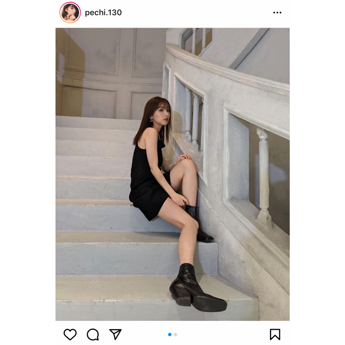 谷川菜奈がミニ丈ワンピでスラリと伸びる美脚を披露！「美人すぎ」