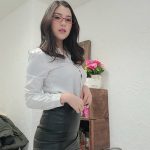 内田瑞穂が女教師風のコスプレで誘惑！「強烈にセクシー」