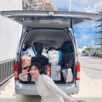 我妻ゆりか、初表紙を飾ったハツラツ笑顔のオフショット！