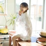 新田さちか、パジャマ姿で美麗なヘルシーボディを披露