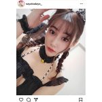 江藤彩也香、「猫の日」にセクシー黒猫ショット公開！