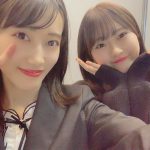 AKB48 黒須遥香、まるでオンライン面接のようなスーツ姿を披露！「スーツ似合う！」「入社してほしい人生でした」