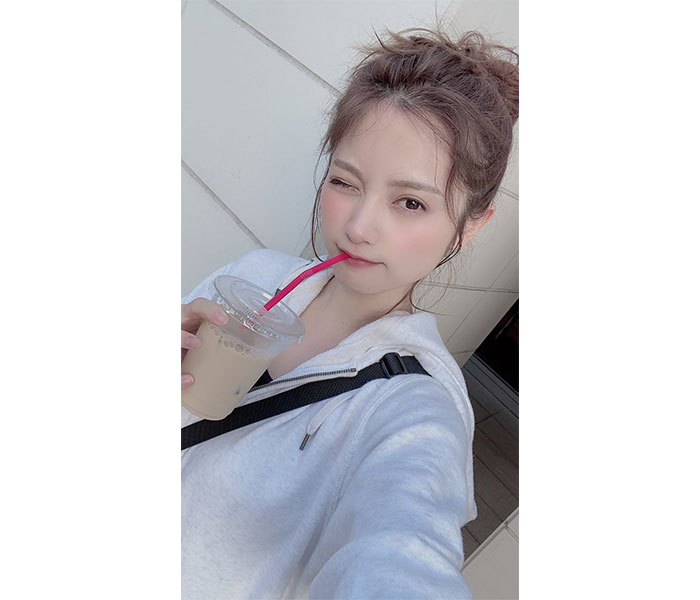 桃月なしこ、でこ出しショットで魅せる美顔！「デコ出しウィンクで悩殺です」
