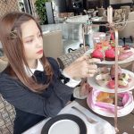 桃月なしこ、優雅なアフタヌーンティーを楽しみながら持論展開