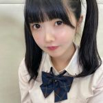 真っ白なキャンバス 小野寺梓、現役制服姿で黒髪ツインテールを披露！