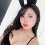 佐藤望美、バニーガールコスプレでウィンク！「可愛い過ぎるしセクシー過ぎるよ」