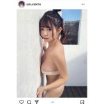 桜井木穂、水着からハミ出る圧巻の爆乳ショット！