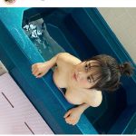 鈴原りこ、上から眺める豊満美バスト！最新イメージからオフショット公開