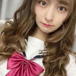 徳江かな、可愛すぎるセーラー服姿の自撮りショットを公開！