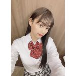 吉澤遥奈、制服姿の自撮りショットにファン歓喜「マジで可愛い！」