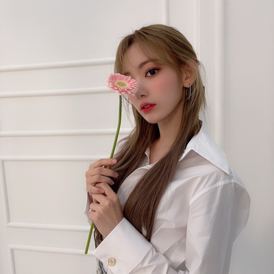 活動終了するIZ*ONEの宮脇咲良を村重杏奈がコメントで絶賛「っっっかわいいね！！！！」