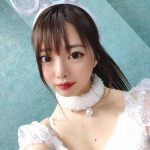 杏ちゃむ、ゆるふわの全身白ウサギコーデに反響！