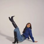 新木優子、スタイルブックからデニムコーデをチラ見せ「脚長い！」「似合ってる素敵」