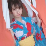 えなこ、金魚の絵柄が夏らしい浴衣ショットを披露