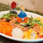 ふしぎの国のアリスの世界観を体験！「ディズニー ふしぎの国のアリス」OH MY CAFEが東急プラザ表参道原宿で開催！