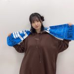 NGT48 對馬 優菜子、メンバーカラーの新グッズを紹介！「即買いさせてもろて」