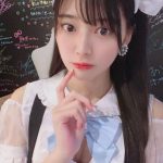 藤田いろは、チラ見え美バストのメイド衣装に釘付け！