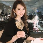 17Liver なみめろ、夜景をバックにワインで乾杯！「めちゃくちゃ美しい」